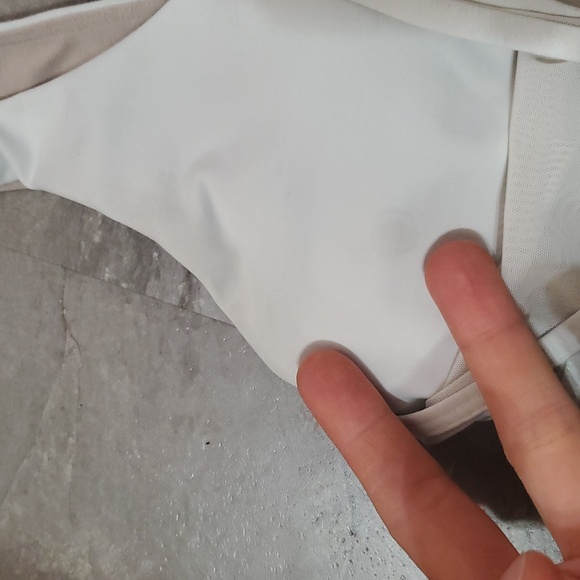 Lululemon Double Tap Bra II. Off White. Size 4. Flaw, Stains. - Picture 10 of 11
